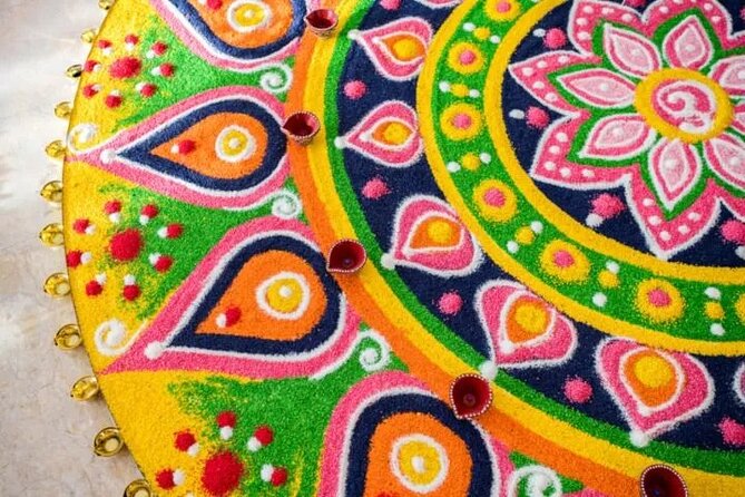 1-Hour Traditional Kolam Art Class Using Colored Flour With Guide - Meeting and Pickup