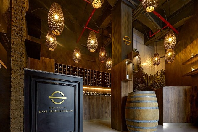 1-Hour Wine Tasting and Pepa De Oro Chocolates Experience - Key Points