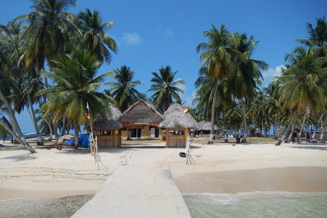 1- or 2-Night in Island Aroma Bungalow With Private Bathroom - Key Points