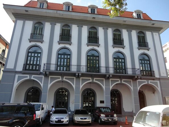 #1 Walking Tour in Casco Viejo, Panama Canal Museum & Lunch - Transportation and Accessibility