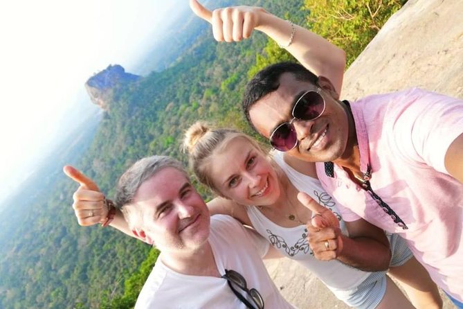 10 Days Tour in Sri Lanka (Hotels With Breakfast & Luxury Car) - Seamless Transportation and Accommodation