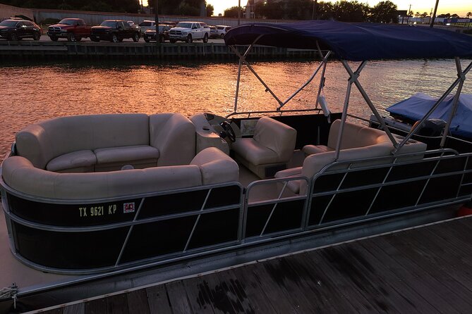 10 Passenger Pontoon Boat Rentals - Boat Features and Amenities