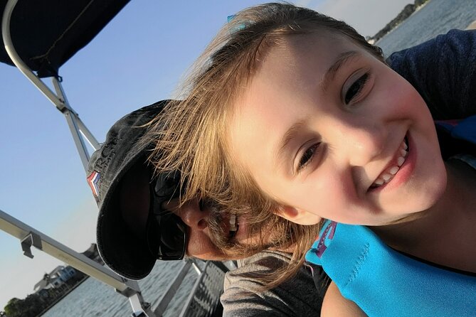 10 Passenger Pontoon Boat Rentals - Boat Features and Amenities