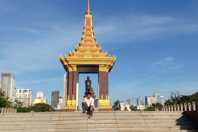 10 Stop Phnom Penh Tour by Tuk-Tuk, Includes S21 & Killing Fields - Key Points