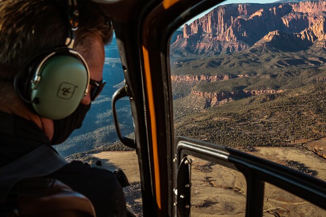 100 Mile Zion National Park Panoramic Helicopter Flight - Stunning Aerial Perspectives