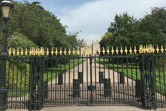 1,000 Years of Royal History From Windsor to Eton: a Self-Guided Audio Tour - Discovering Windsors Traditional Pubs