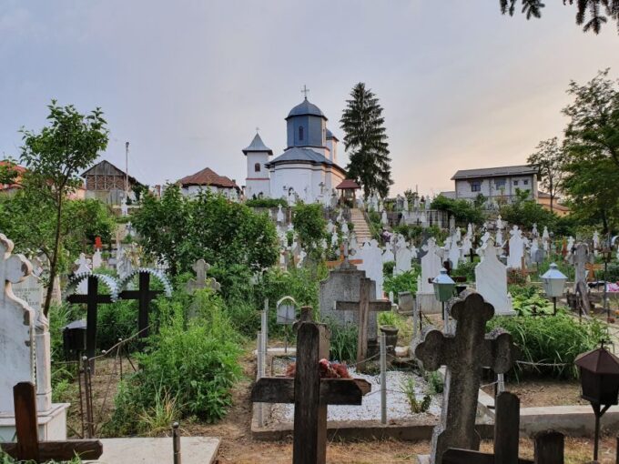 11 Days Private Guided Tour in Romania - Savor Local Cuisine