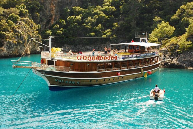12 Islands Boat Tour From Fethiye With Grilled Lunch - Tour Highlights