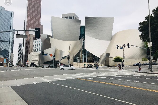 12-Seater Private Tour of LA - Comfort and Convenience