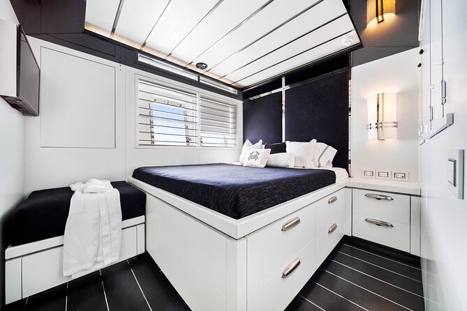 120FT Luxury Yacht Charter Aboard Doubleshot - Yacht Overview