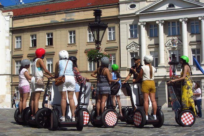 (120min) Zagreb All Around Tour-All of the Lower Town/Upper Town - Meeting Point and Tour Capacity