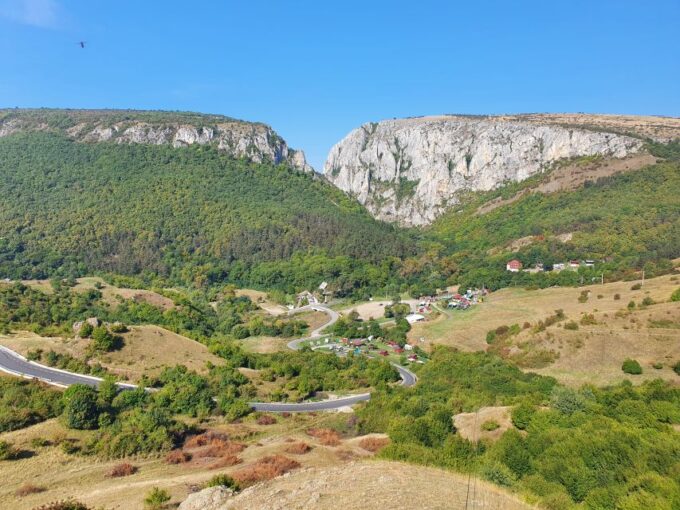 13 Days Private Guided Tour in Romania - Accommodation and Meal Arrangements