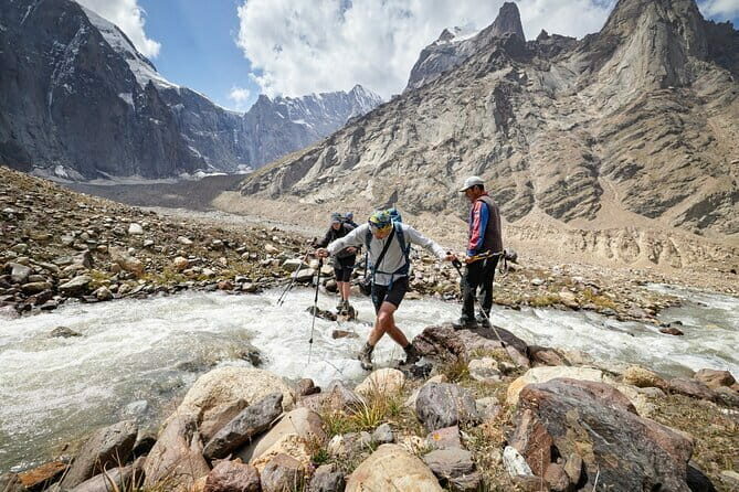 14 Day Epic Kyrgyzstan Trek in Tian Shan and Pamir Alay Mountains - Key Points