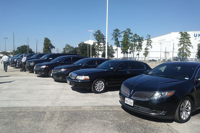 14 PAX Private Shuttle IAH Airport Houston - Galveston. - Key Points