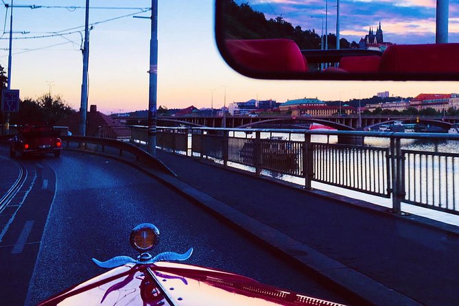 1,5 Hour Oldtimer Convertible Prague Sightseeing Tour - Vintage Car Experience