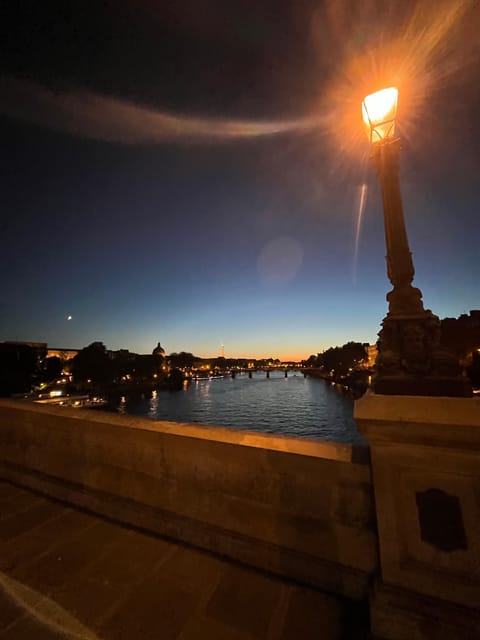 1,5 Hour Running Tour in Paris for Intermediate to Advanced - Parisian Atmosphere During Runs