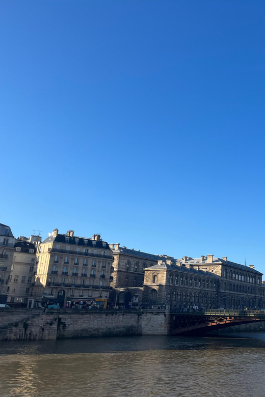 1,5 Hour Running Tour in Paris for Intermediate to Advanced - Running Experience Highlights