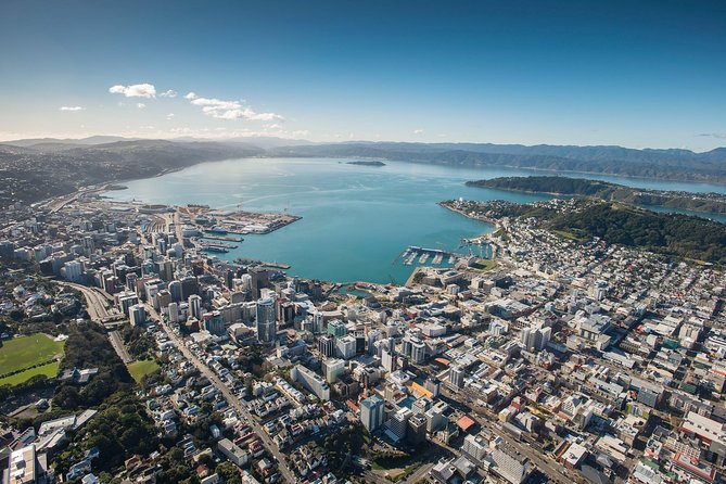 15-Minute Wellington Harbour Helicopter Flight - Meeting and Pickup