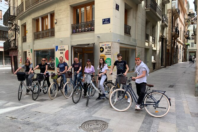 150 Min Bike Group Tour With Local Guide - Highlights Explored