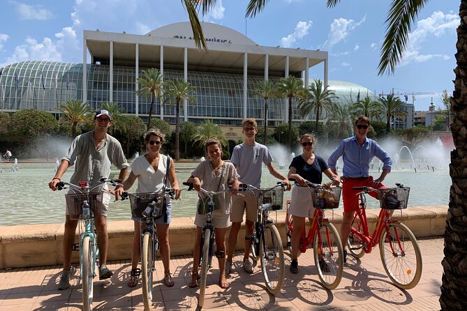 150 Min Bike Group Tour With Local Guide - Experience and Accessibility