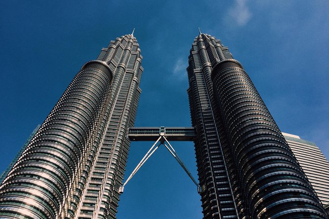 #17or19 Hrs Kuala Lumpur Van Tour From Singapore W Tour Guide - Meeting and Pickup