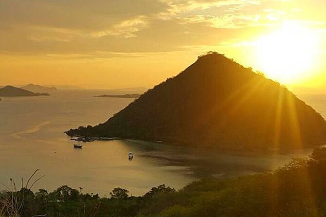 1D Cunca Wulang, Mirror Cave, Rangko Cave & Sylvia Hills Labuan Bajo - Inclusions and Exclusions