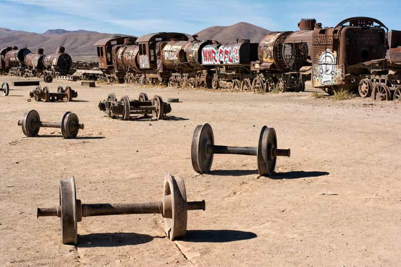 1D Private Tour of Uyuni Salt Flats and Pulacayo Old Mines - Train Cemetery