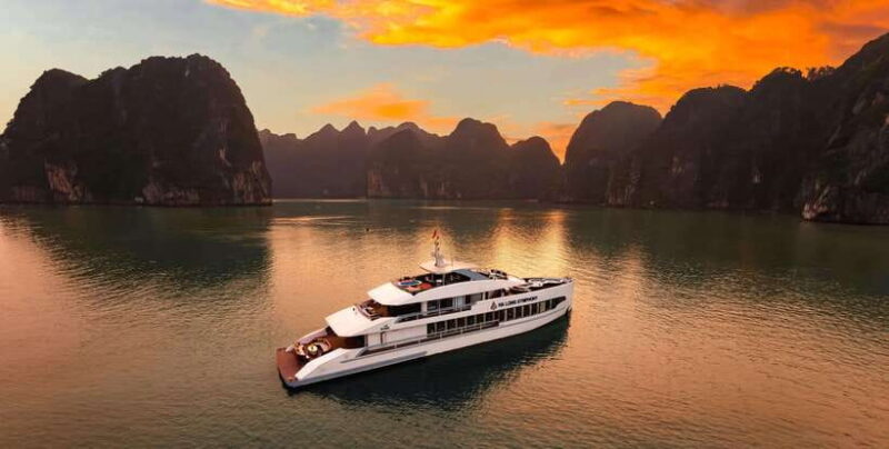1Day 5 Stars Cruise:Swimming,Hiking & Kayaking, - Key Points