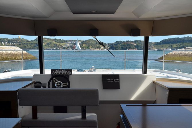 1H Power Catamaran up to 18 People in Lisbon - Cancellation Policy