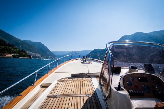1H Private Cruise on a Beautiful Wooden Speedboat on Lake Como - Meeting and Pickup