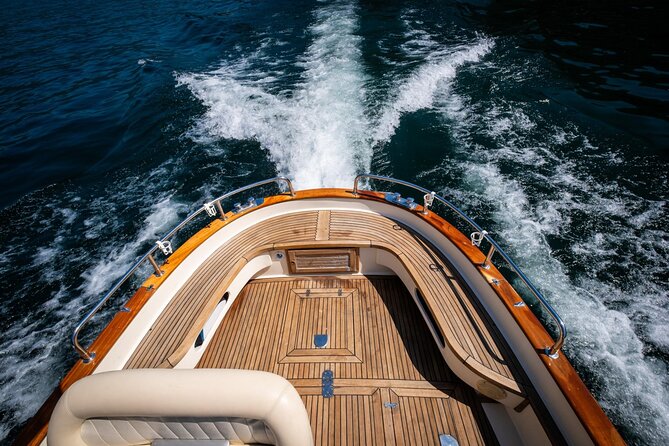 1H Private Cruise on a Beautiful Wooden Speedboat on Lake Como - Customer Reviews