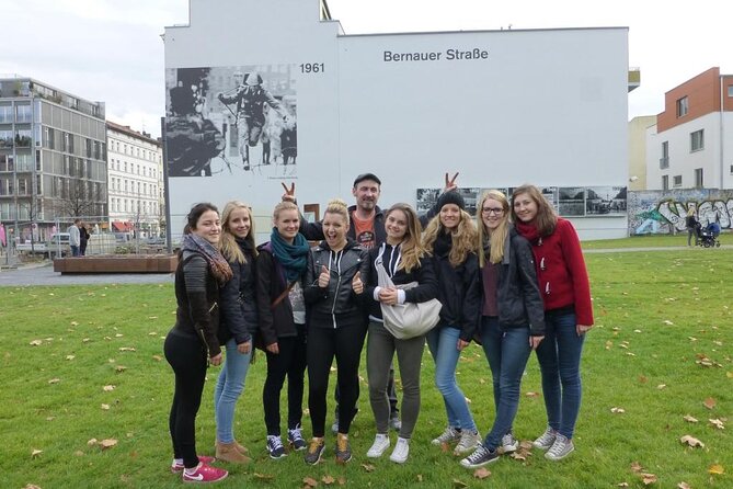 2.5-Hour Berlin Wall and Memorial Sites Walking Tour - Exploring the Berlin Wall