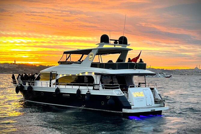 2.5-Hour Bosphorus Sunset Sightseeing Cruise by Luxury Yacht - Unobstructed City Skyline