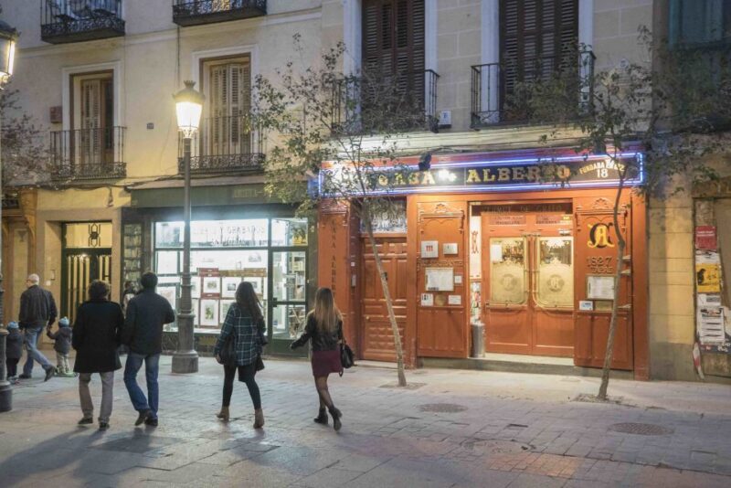 2.5-Hour Evening Tapas Tour Through Madrid - Booking Information