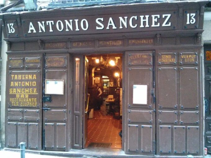 2.5-Hour Evening Tapas Tour Through Madrid - Hearing Tapas Stories and Anecdotes