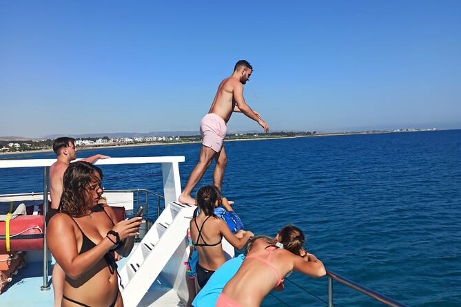 2.5 Hour Glass Bottom Boat Trip, Snorkeling, Sliding and Fun - Location and Duration