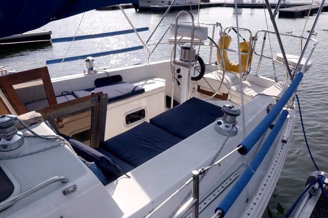 2.5-hour Guided Sailboat Tour - Personalized Small-Group Tour