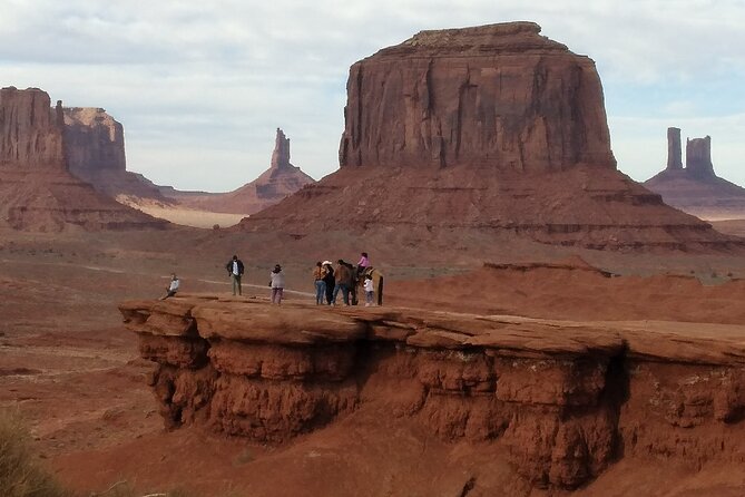 2.5 Hours Monument Valley Historical Sightseeing Tour by Jeep - Open-air Vehicles and Music