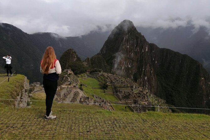 2.5hr Guided Tour of Machu Picchu With Top-Rated Private Guide - Tour Details and Logistics