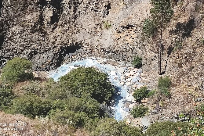 2 Colors Canyon: 1 Full Day PRIVATE Hike - Exploring the 2 Colors Canyon