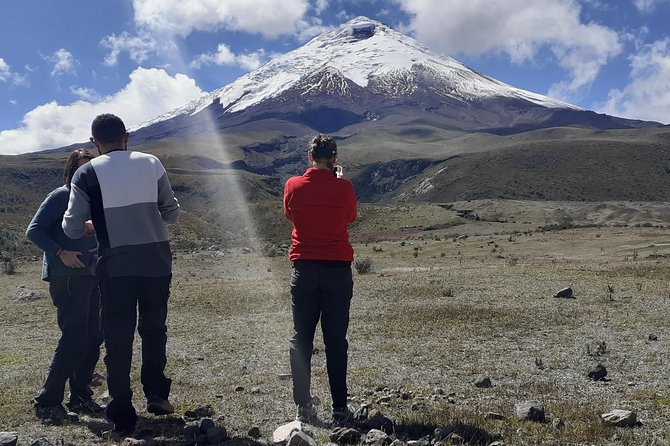 2 Day 1 Night Tour to Cotopaxi Volcano and Quilotoa Lagoon All Included - Recommended Attire and Gear