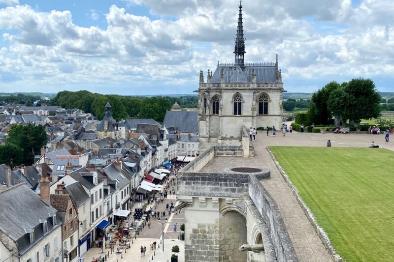 2-day 3 Loire Castles & Chablis Wines 4 Domains Private Tour - Professional Guide and Drivers