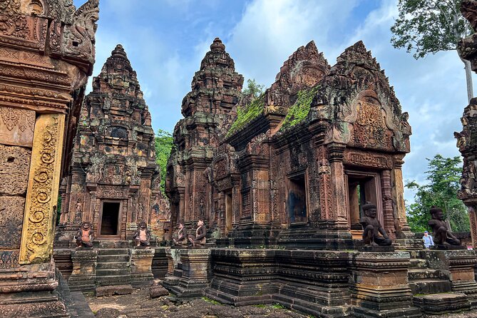 2-Day Angkor Wat and Banteay Srei Temple Tour - Included Amenities