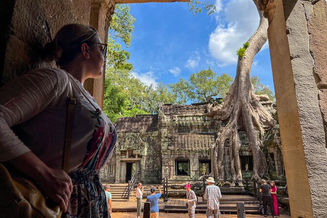 2-Day Angkor Wat and Banteay Srei Temple Tour - Dress Code and Group Size