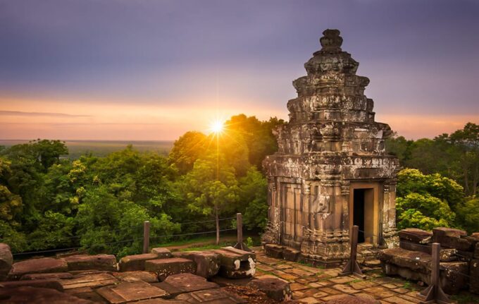 2-Day Angkor Wat Complex Sun Rise/Sun Set With Guided Tour - Witness Sunset at Phnom Bakheang
