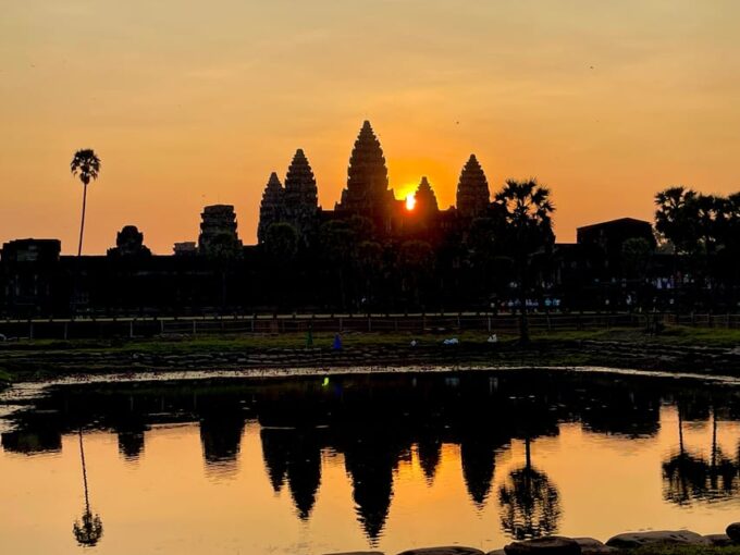 2 Day Angkor'S Temples With Sunrise and Sunset - Inclusions