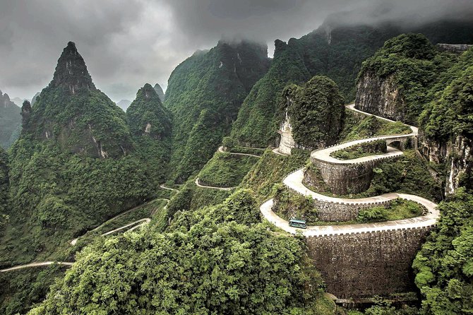 2-Day “Best Of Zhangjiajie”-Avatar World & Tianmen Mountain Tour - Personalized Experiences