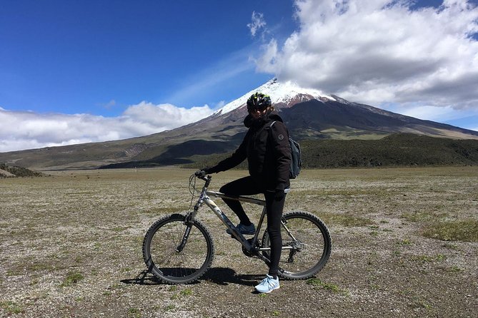 2-Day Cotopaxi National Park and Quilotoa Lagoon: Biking and Hiking - Downhill Mountain Biking