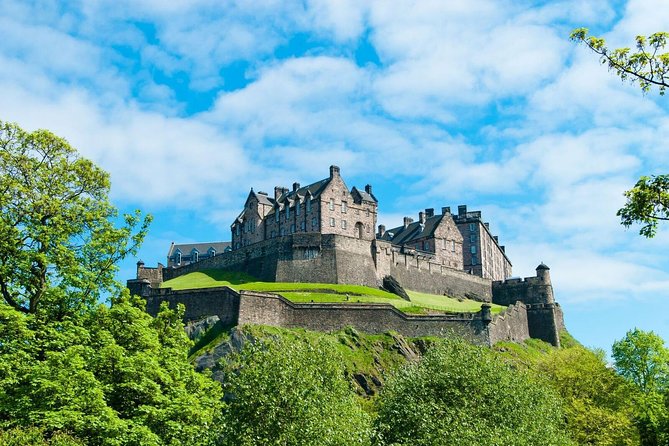 2-Day Edinburgh Tour by Rail With Accommodation, Edinburgh Castle & Bus Tour - Travel Experience