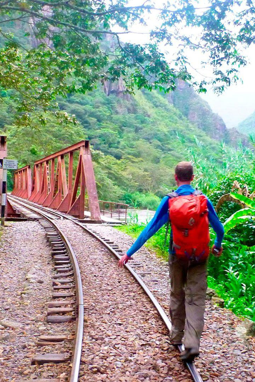 2-Day Excursion to Machu Picchu With Tickets - Tour Guide Languages